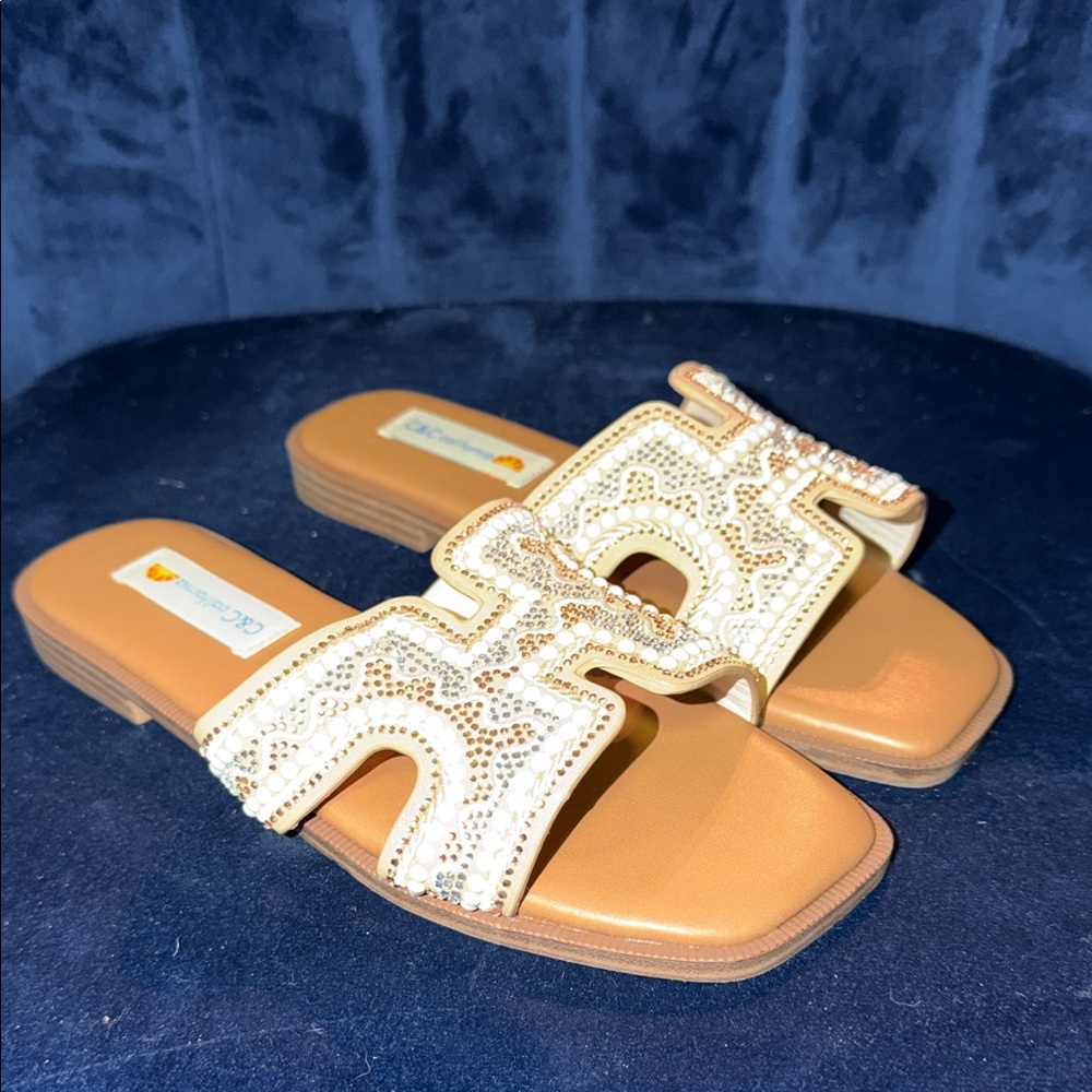 C&C California Cannes Gold, Cream and Tan Beaded Sandals Size 6